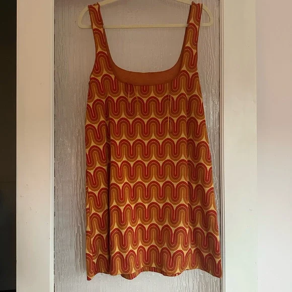 Retro Wave Pattern Dress - Picture 2 of 3